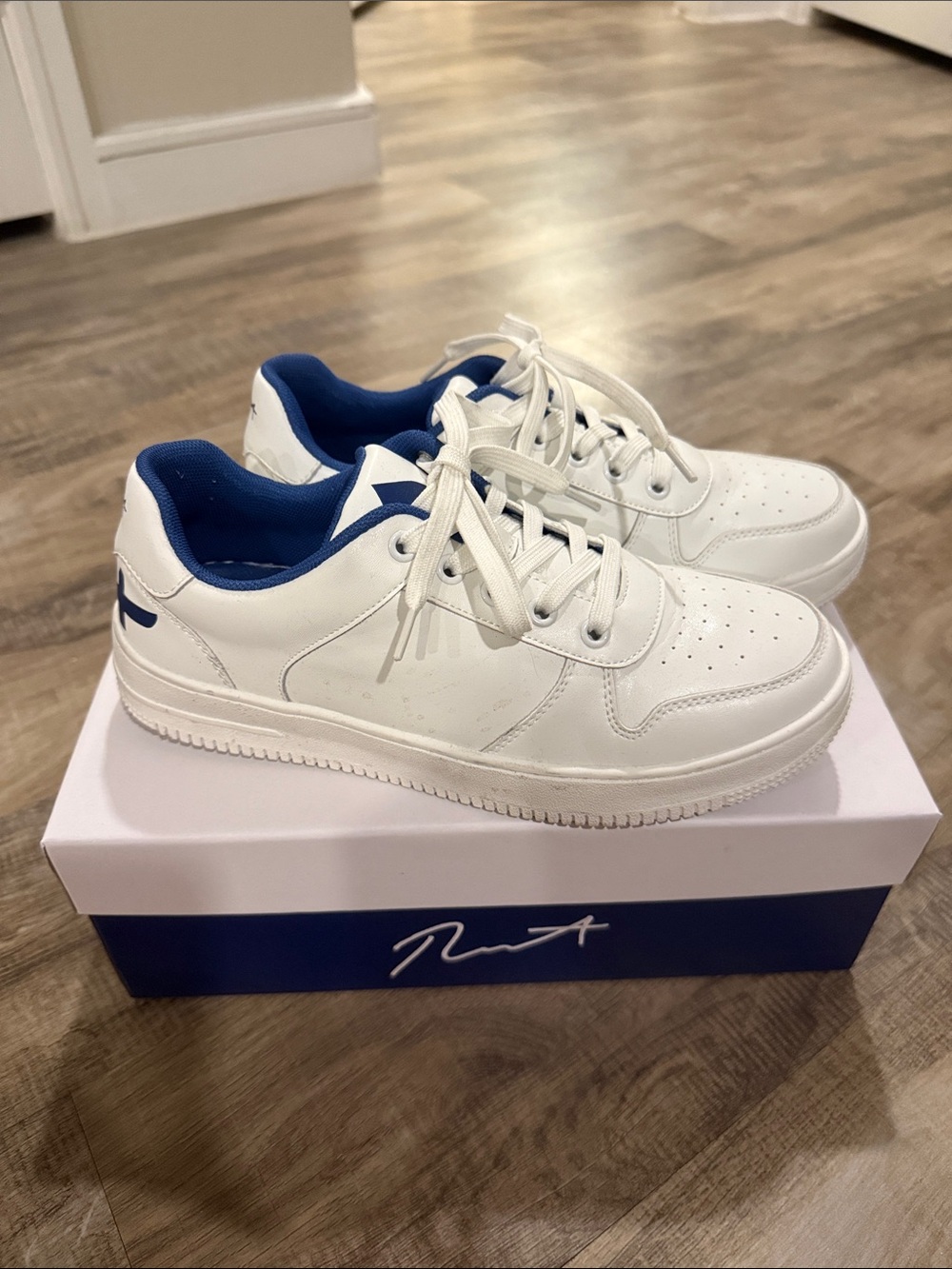 Ace of Spades Roope Hintz Dallas Stars Sneakers with Blue Lining size 38